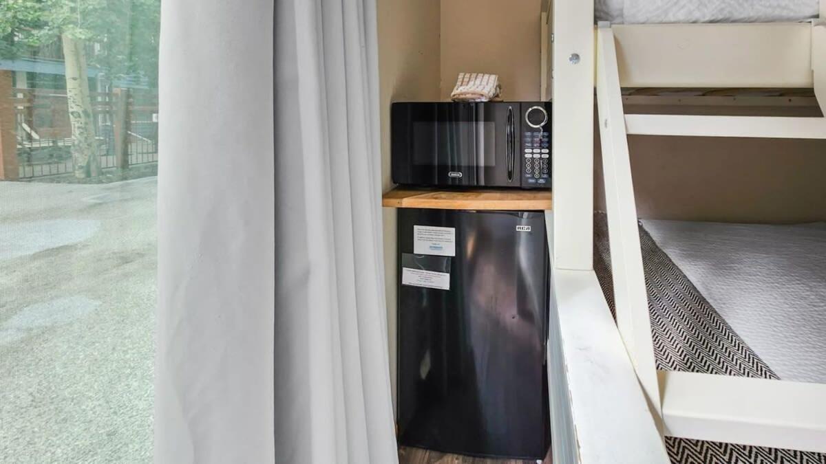 Cozy Studio With Shared Pool -3 Min To Ski Lift เบรกเคนริดจ์ ภายนอก รูปภาพ