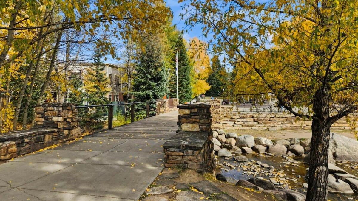Cozy Studio With Shared Pool -3 Min To Ski Lift เบรกเคนริดจ์ ภายนอก รูปภาพ
