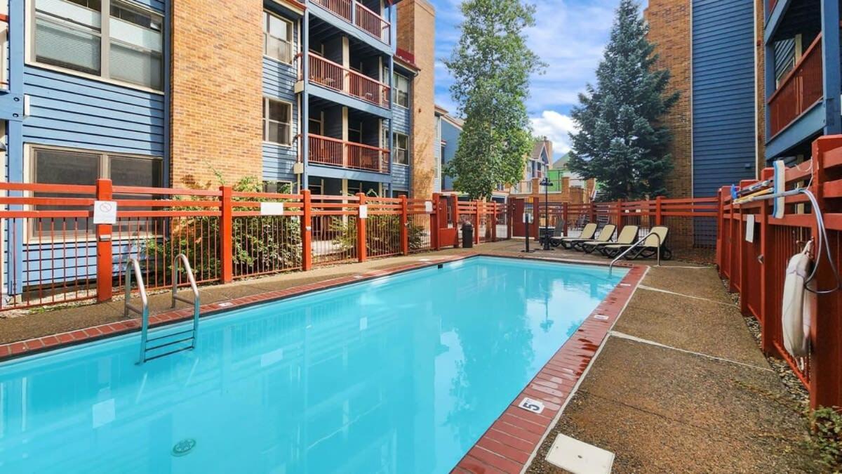 Cozy Studio With Shared Pool -3 Min To Ski Lift เบรกเคนริดจ์ ภายนอก รูปภาพ